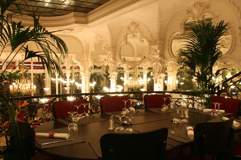 restaurant-moulins-le_grand_cafe1
